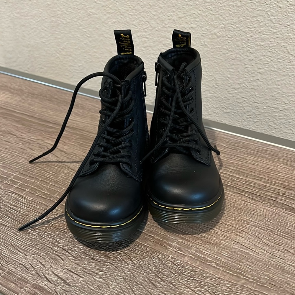 Dr Martens toddler 1460 softy leather lace up boots.